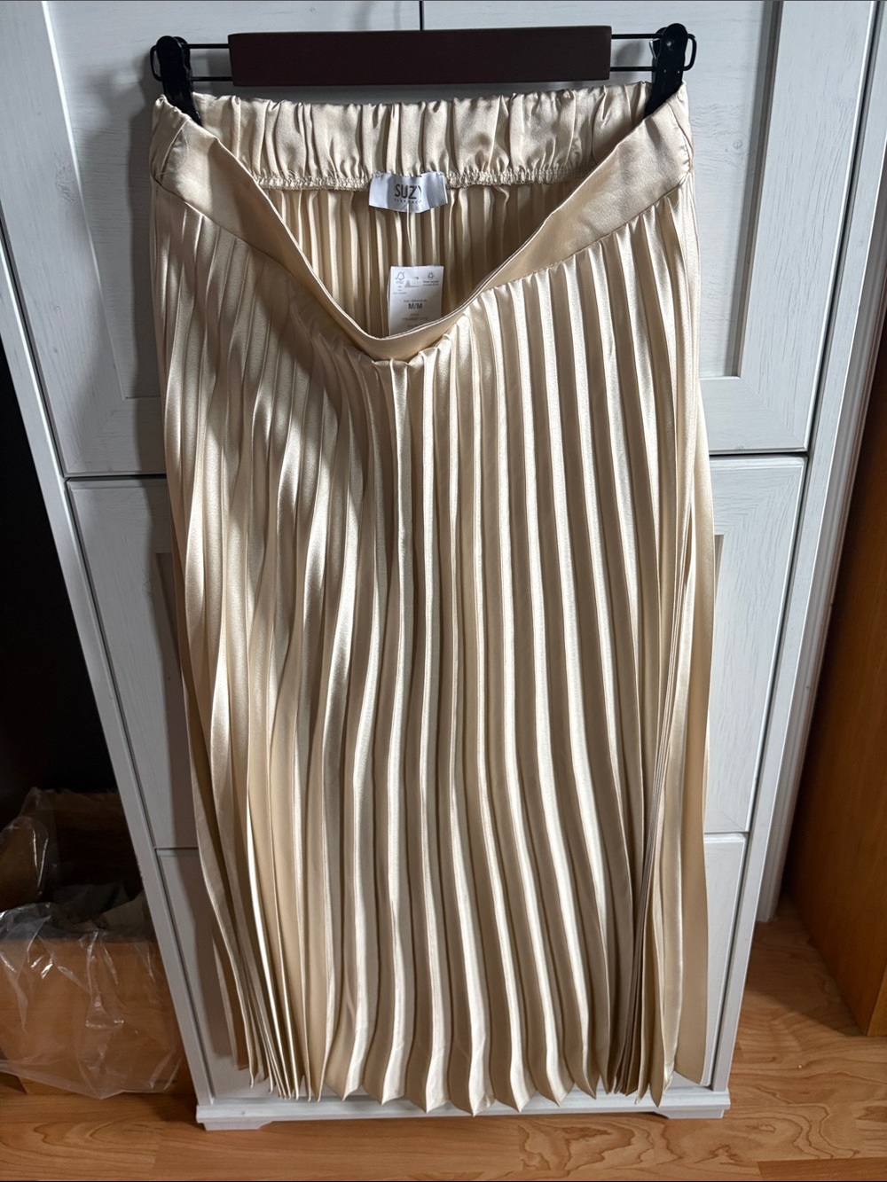 Suzy Shier Cream Pleated Midi Skirt